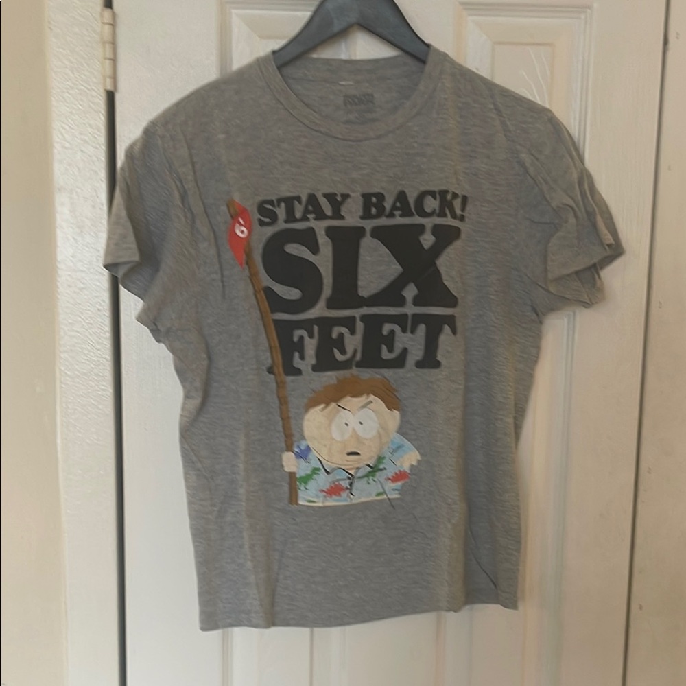 South Park Cartman yelling “Stay Back! Six Feet” T-Shirt Size Large In Grey